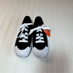 Wonder Nation Kids Memory Foam Black Sneaker Size 4 NWT